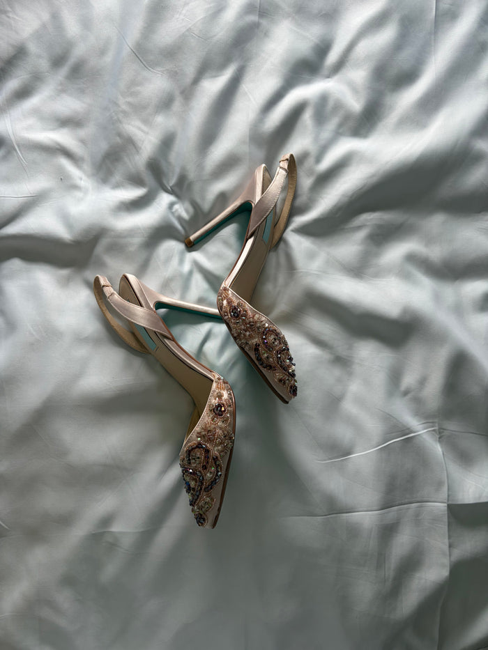 BETSY JOHNSON | US 7 - 7.5