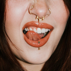 FOCUSED FANG CLICKER